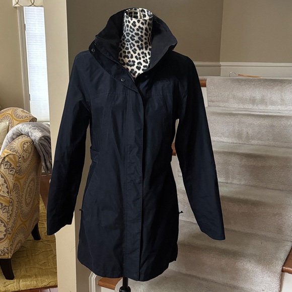 The North Face Women's Laney II Trench/Black Rain Coat - Picture 4 of 4